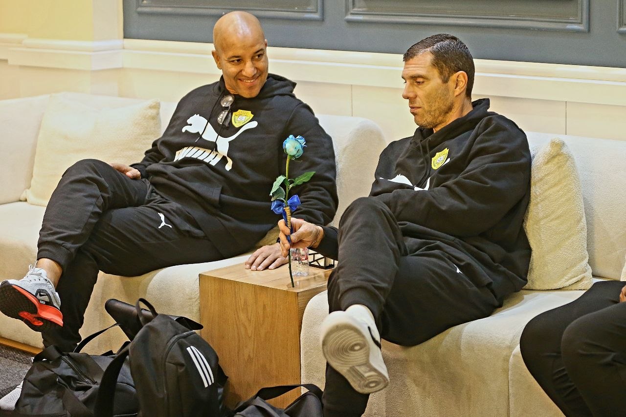 عکس از کاروان النصر با رز آبی