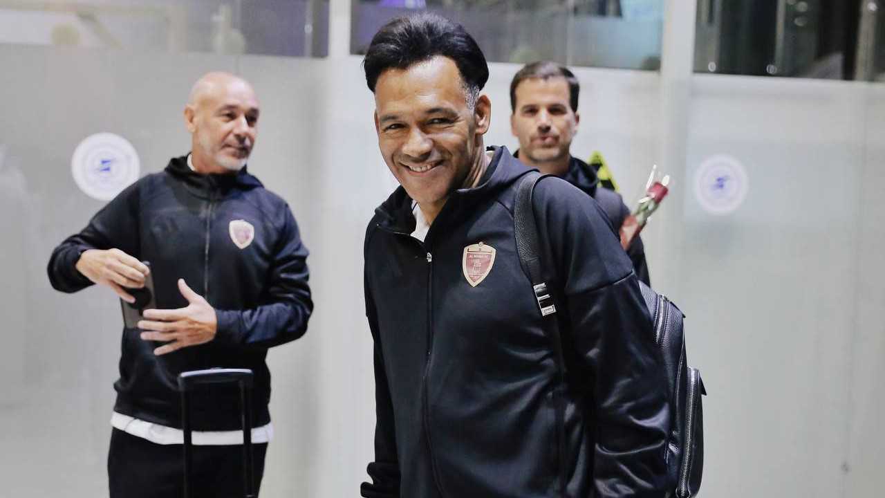 عکس از ژوزه مورایس سرمربی تیم الوحده