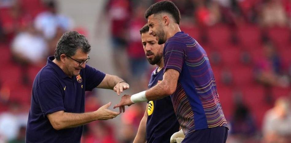 در رفتن انگشت خوان گارسیا دروازه‌بان اسپانیایی - بارسلونا