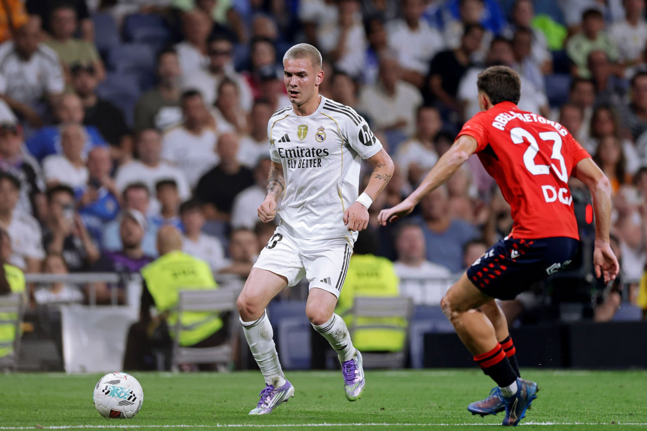 فرانکو ماستانتونو مهاجم آرژانتینی در زمین - رئال مادرید