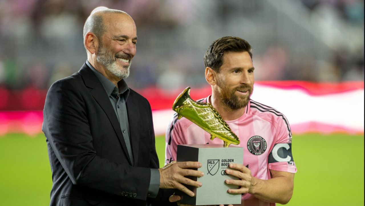 دریافت کفش طلای MLS توسط لیونل مسی